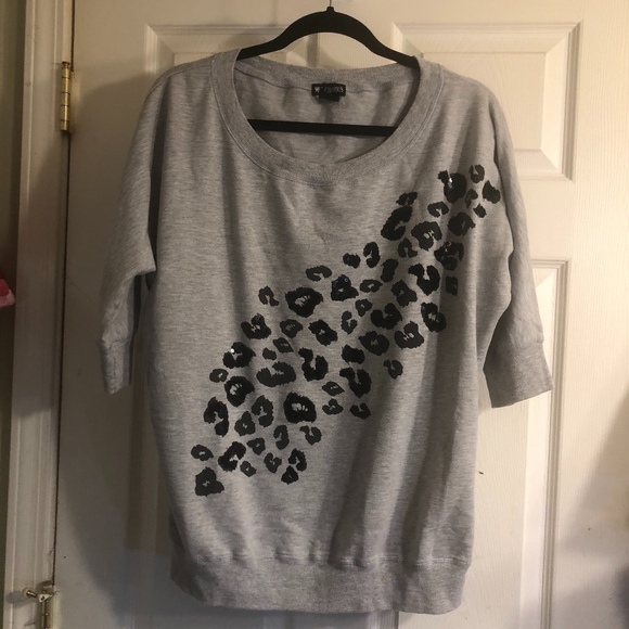 Casual Top with Animal print and Sequence Large - Picture 1 of 3